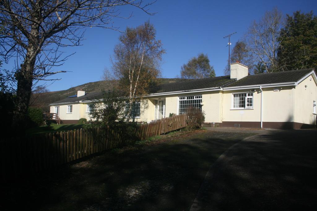 Laragh Mountain View Lodge Saggart Exterior foto